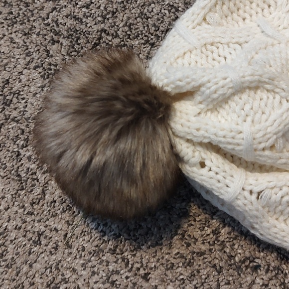 Old Navy Beanie Hat - Picture 2 of 5